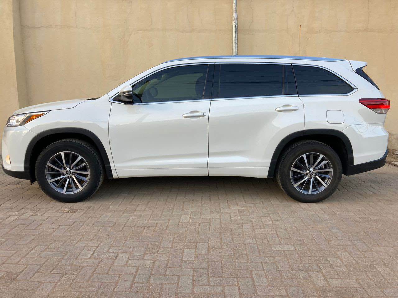 A picture of 2018 TOYOTA HIGHLANDER XLE EDITION FOREIGN USE 