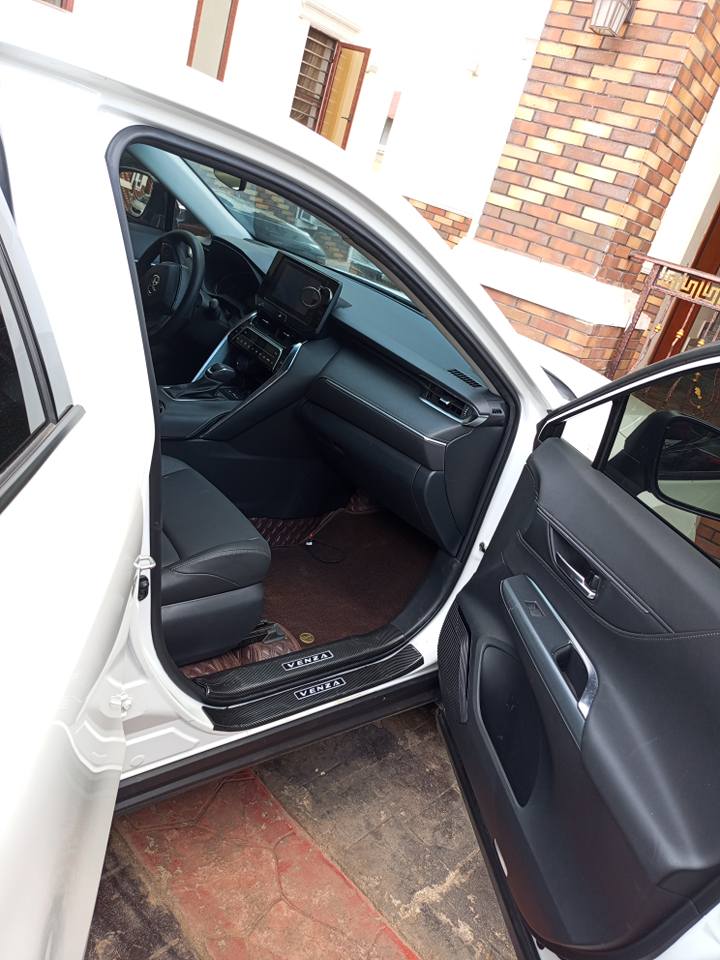 A picture of Toyota venza 2023 model