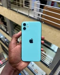 A picture of iPhone 11 128gb Duos at 880K