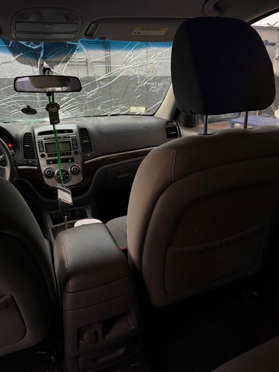 A picture of Hyundai Santafe 2012