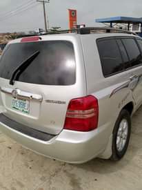 A picture of Toyota Highlander direct 04 neatly painted on first body pan