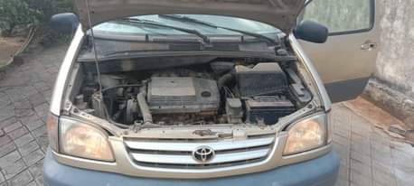 A picture of TOYOTA SIENNA