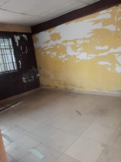 A picture of Room and parlour self contain Available In Akingbade Ibadan Close
