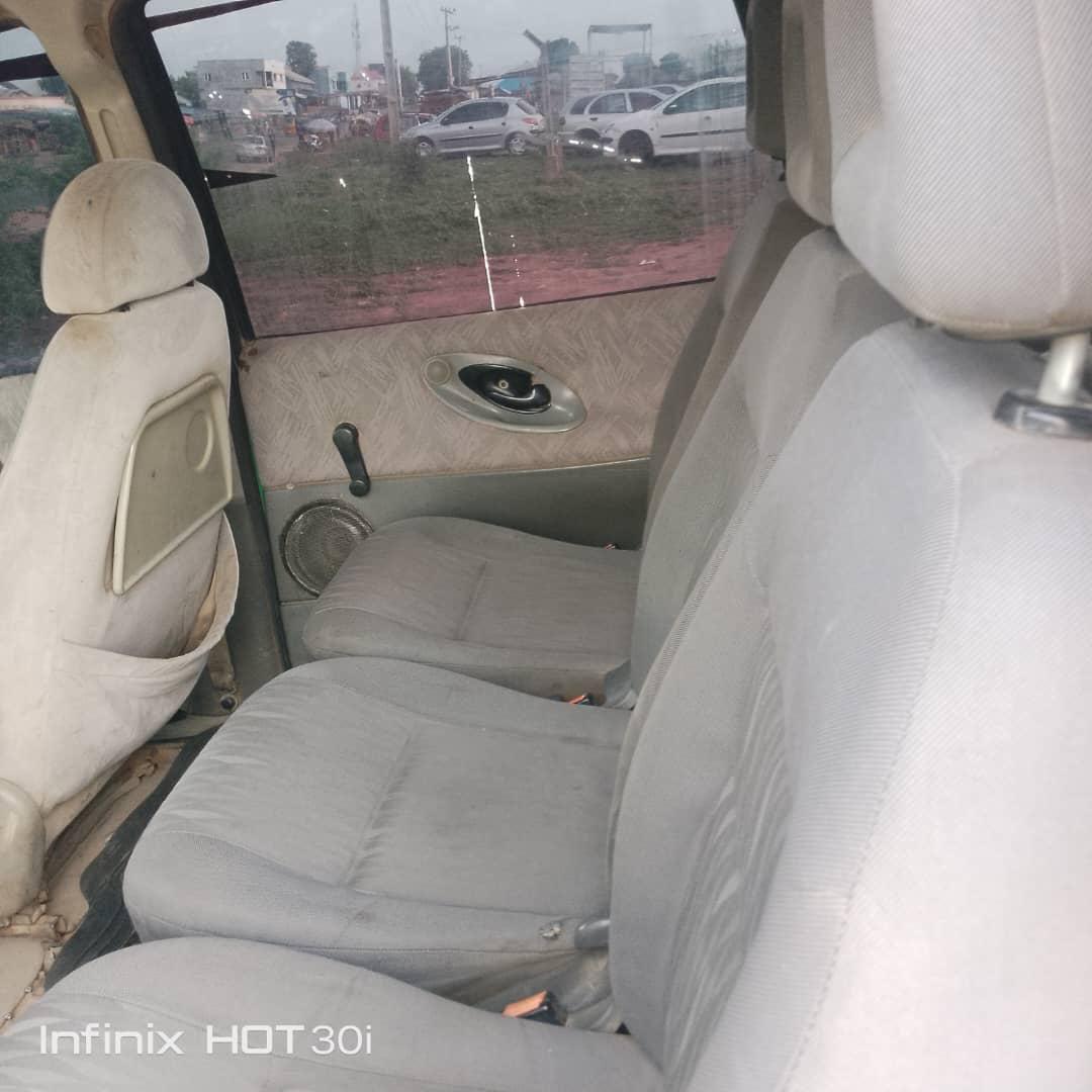 A picture of Ford galaxy