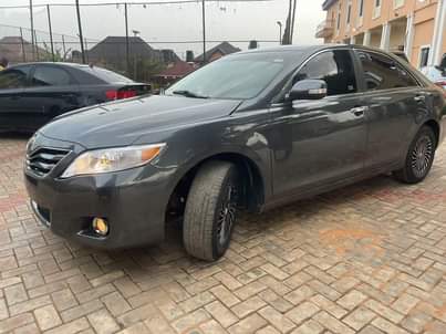 A picture of Neatly few months used Toyota Camry spider 2011 model Le