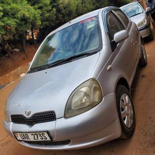 A picture of VITZ 2000 12M
