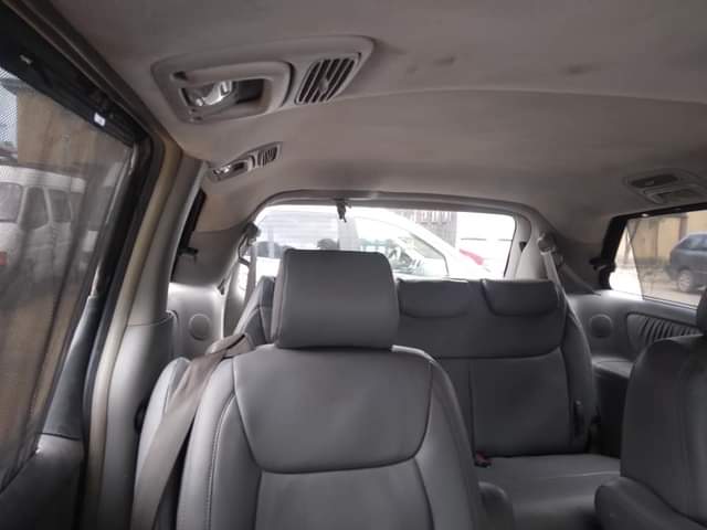 A picture of Toyota sienna registered 2005 xle 