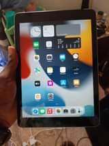 A picture of Quick sale ipad 6th generation