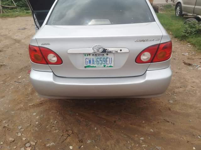 A picture of 2003 04 Toyota Corolla LE for sale