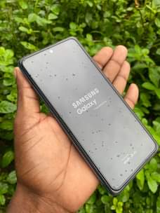 A picture of Samsung A72