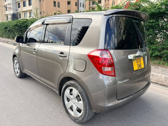 A picture of Toyota ractis