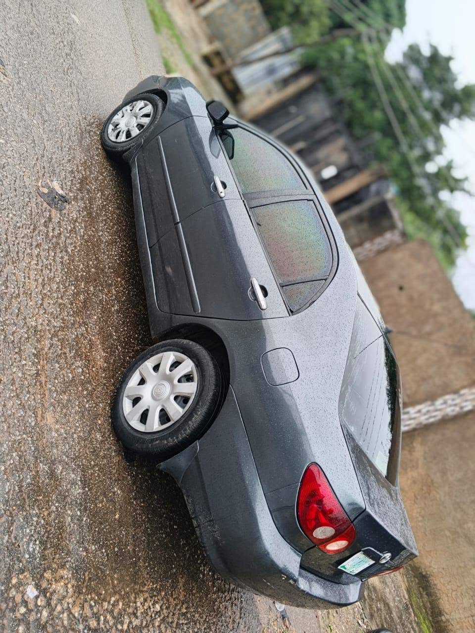 A picture of EXTREMELY SUPER CLEAN SHARP 2007 TOYOTA COROLLA With Sound Untampered