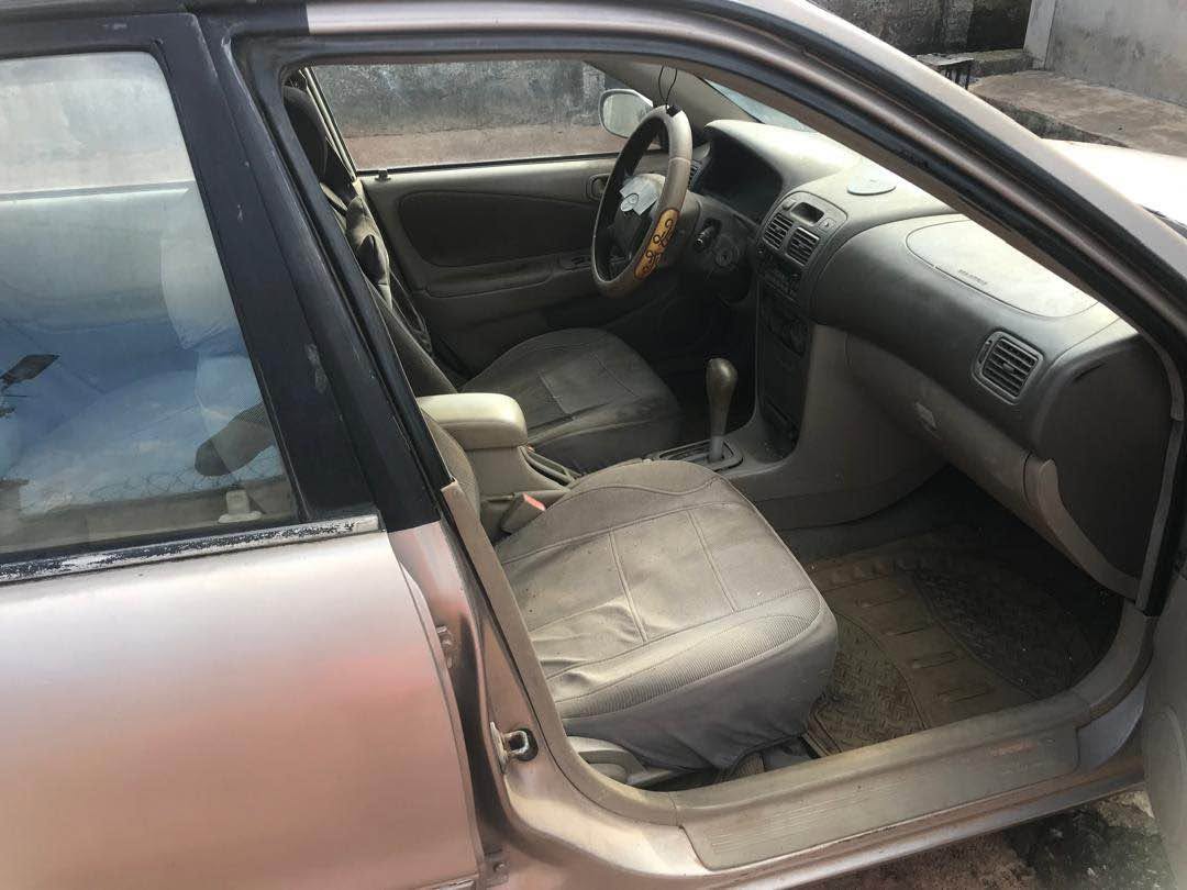 A picture of Distress Toyota Corolla 2001