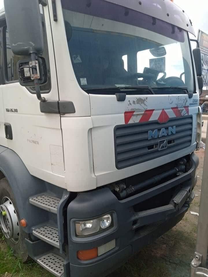 A picture of For Sale Man diseal sewage truck Direct Belgium Price 33m