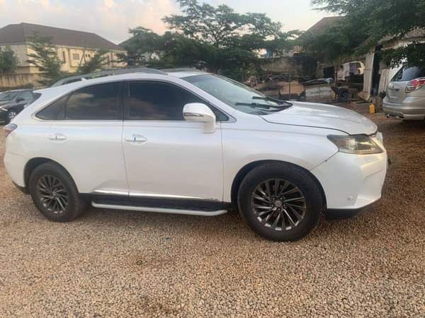 A picture of Another banger 2012 Lexus rx350 with engine and gear untampered