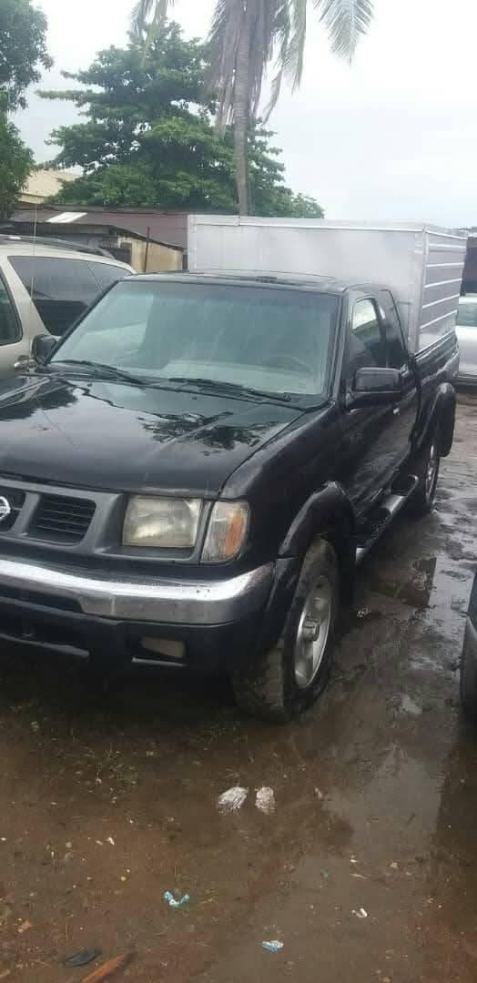A picture of 2002 Nissan frontier