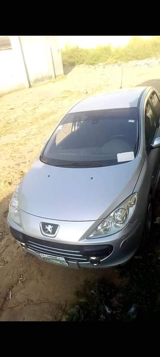 A picture of 2008 Peugeot 307 4