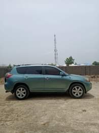 A picture of Extremely CLEAN toks standard Toyota Rav4 08 with everything intact