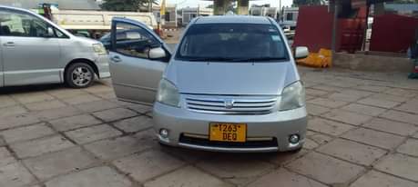 A picture of TOYOTA RAUM 0715403214