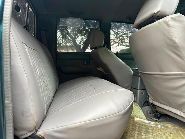 A picture of 2002 Toyota Hilux