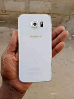 A picture of Samsung S6 plain