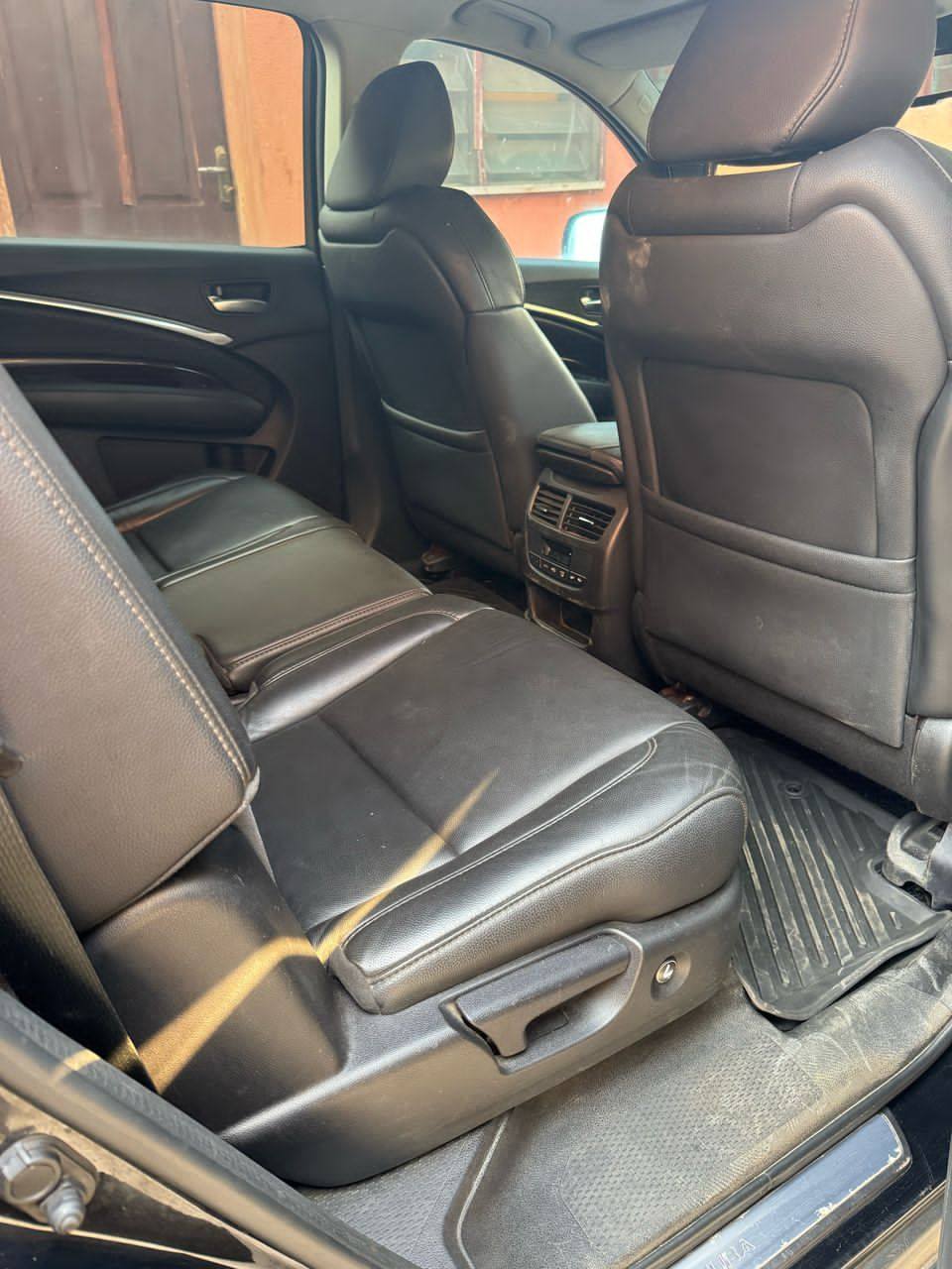 A picture of 2015 registered Acura MDX