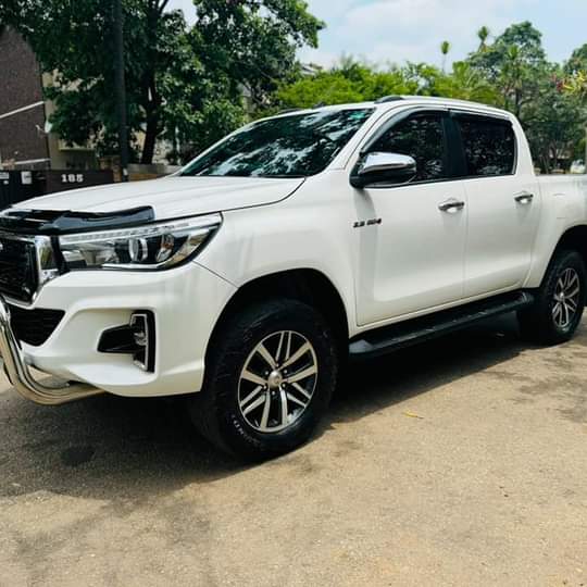 used toyota hilux