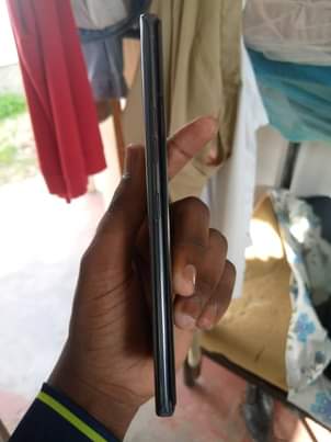 A picture of Simu LG inauzwa ya 5G