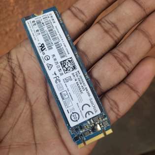 A picture of SSD San Disk 256 GBs M 2