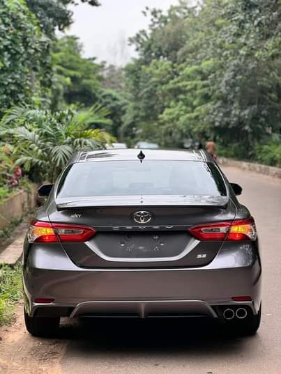 A picture of 2019 Toyota Camry SE