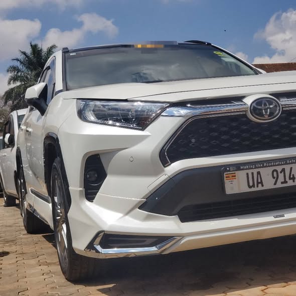 A picture of RAV4 2019 130M