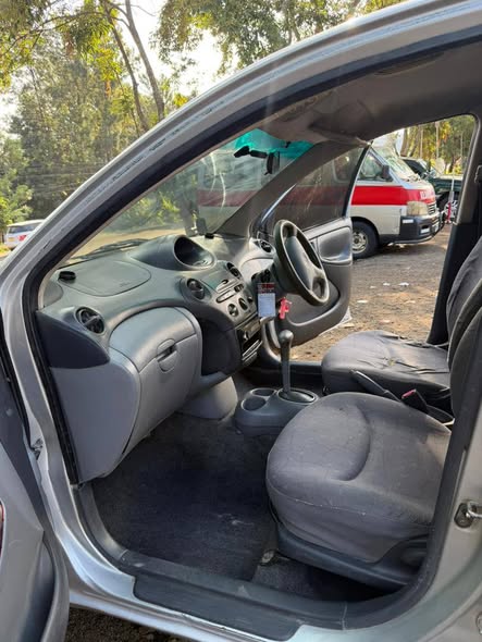 A picture of TOYOTA VITZ