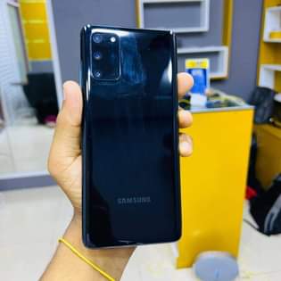 A picture of Samsung S20 at 650k call on 0708573469