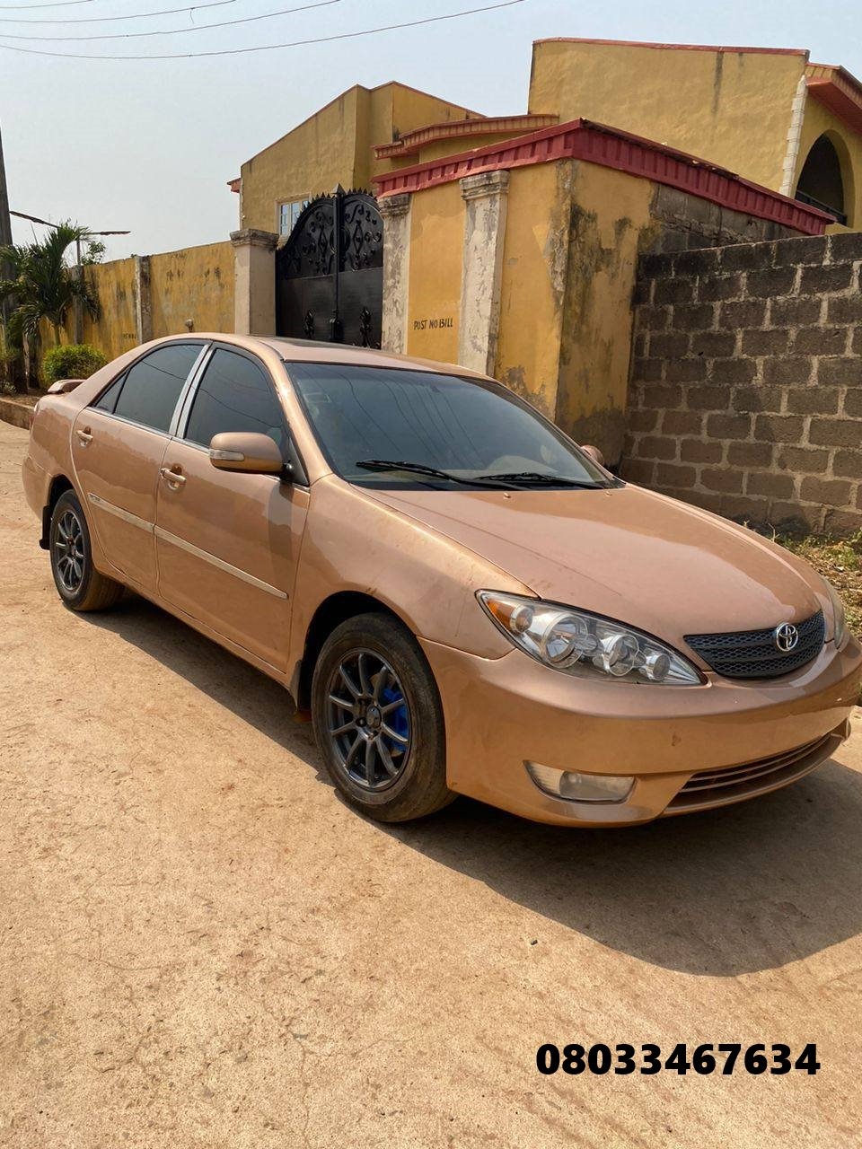 A picture of 2004 Toyota camry