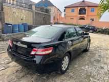 A picture of This is Camry 2011 model XLE edition with thumb start