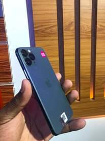 A picture of Iphone 11pro 512GB