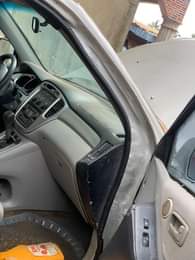 A picture of Distress Toyota highlander 2005 3 rows Pure first body Engine