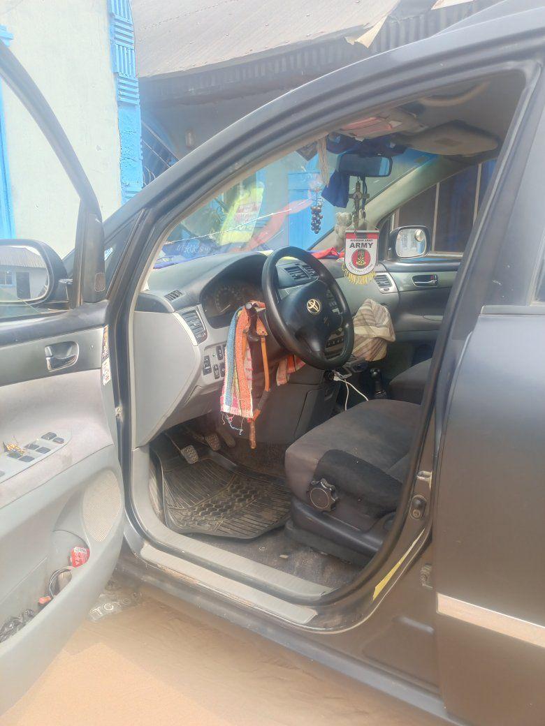 A picture of Toyota avensis