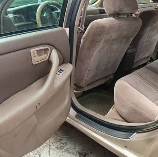 A picture of Toyota Camry tiny light 2000 model v4
