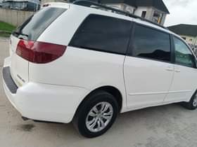 A picture of Registered Toyota sienna 2005 model XLE fullest option double power
