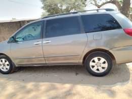 A picture of Toyota Sienna 2005 model for sale Clean body and Fresh