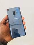 A picture of Sumsung s9 plus