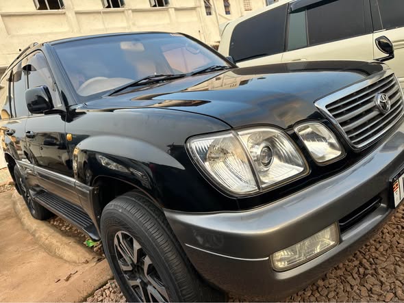 A picture of Landcruiser petrol 55m 0772864632