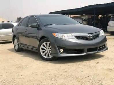 A picture of THUMBSTART SE An Extremely Clean Toyota Camry SE 2012 Model