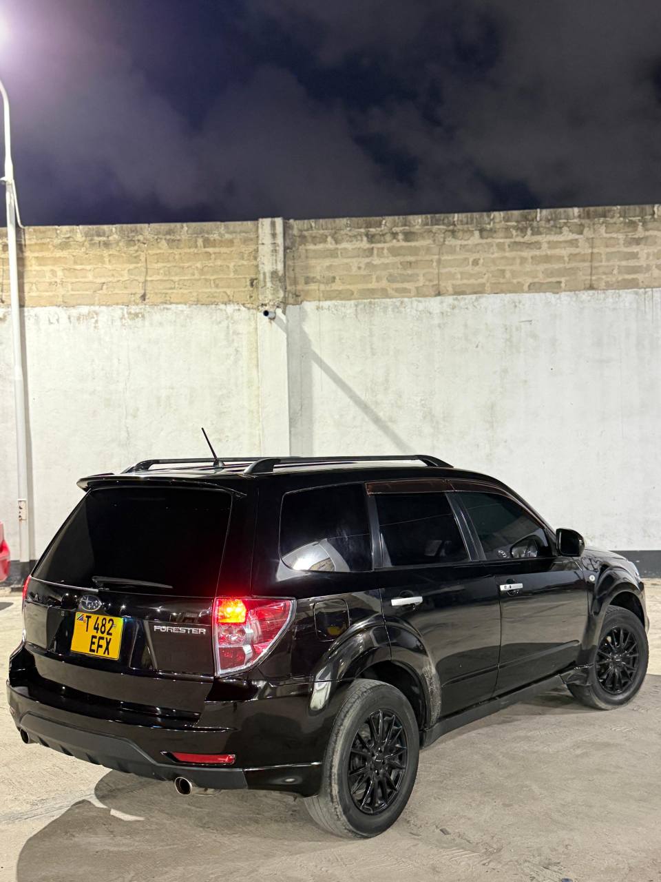 A picture of Toyota Harrier 2009 Inauzwa Milioni 22 500 000