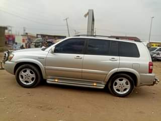 A picture of Less than one year old 06 Xtra clean Highlander in