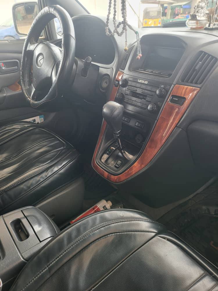 A picture of Dealer market Lexus RX 300 02 Engine and gear Ac
