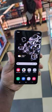 A picture of S20 ULTRA DOUS AT 700K CALL 0708394556