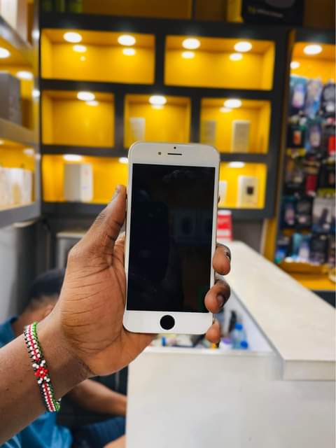 A picture of Iphone 6G