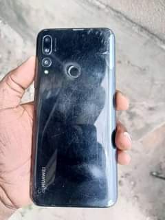 A picture of Nuaza Huawei y9 prime 2019 ina creek isiosumbua nataka 160
